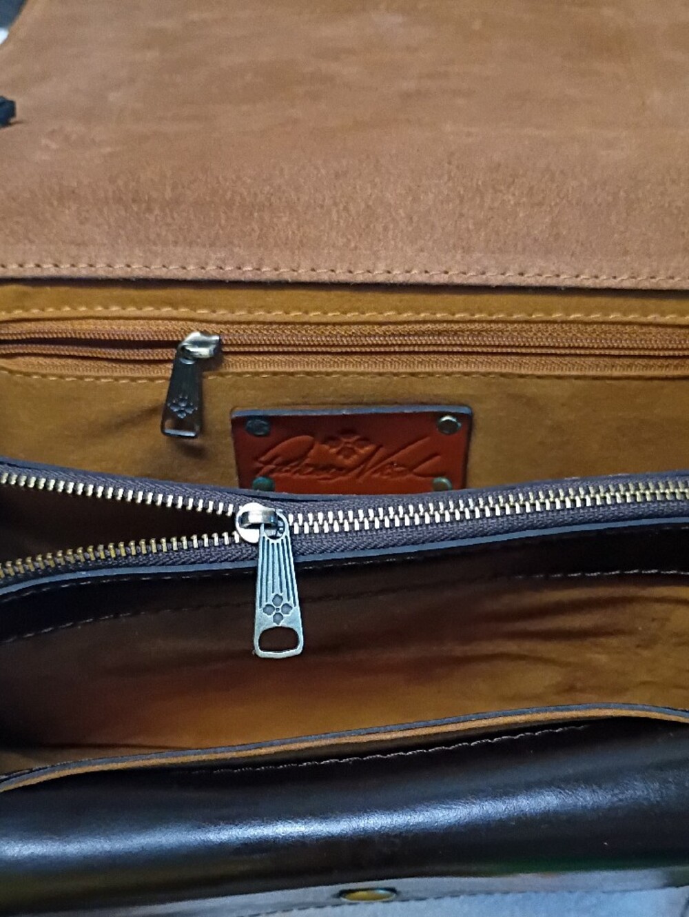 Patricia Nash Leopard Print Crossbody Bag - Picture 7 of 9